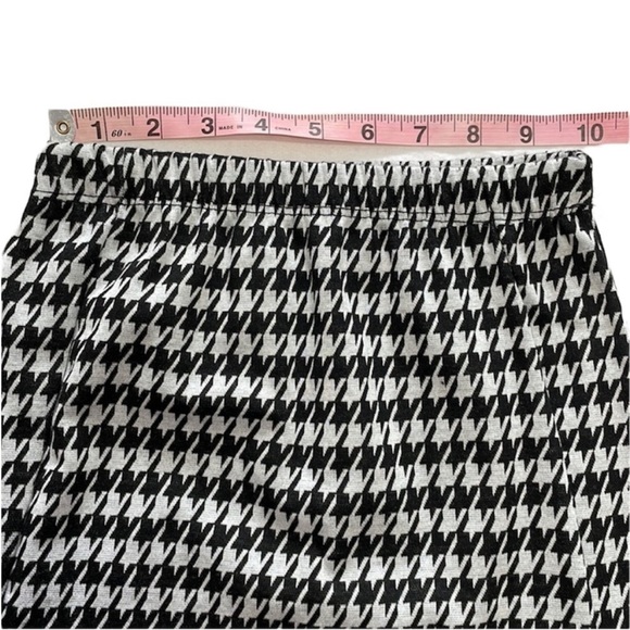 Olivia Rae NY Houndstooth M-Slit Black and White Mini Skirt - Picture 5 of 5